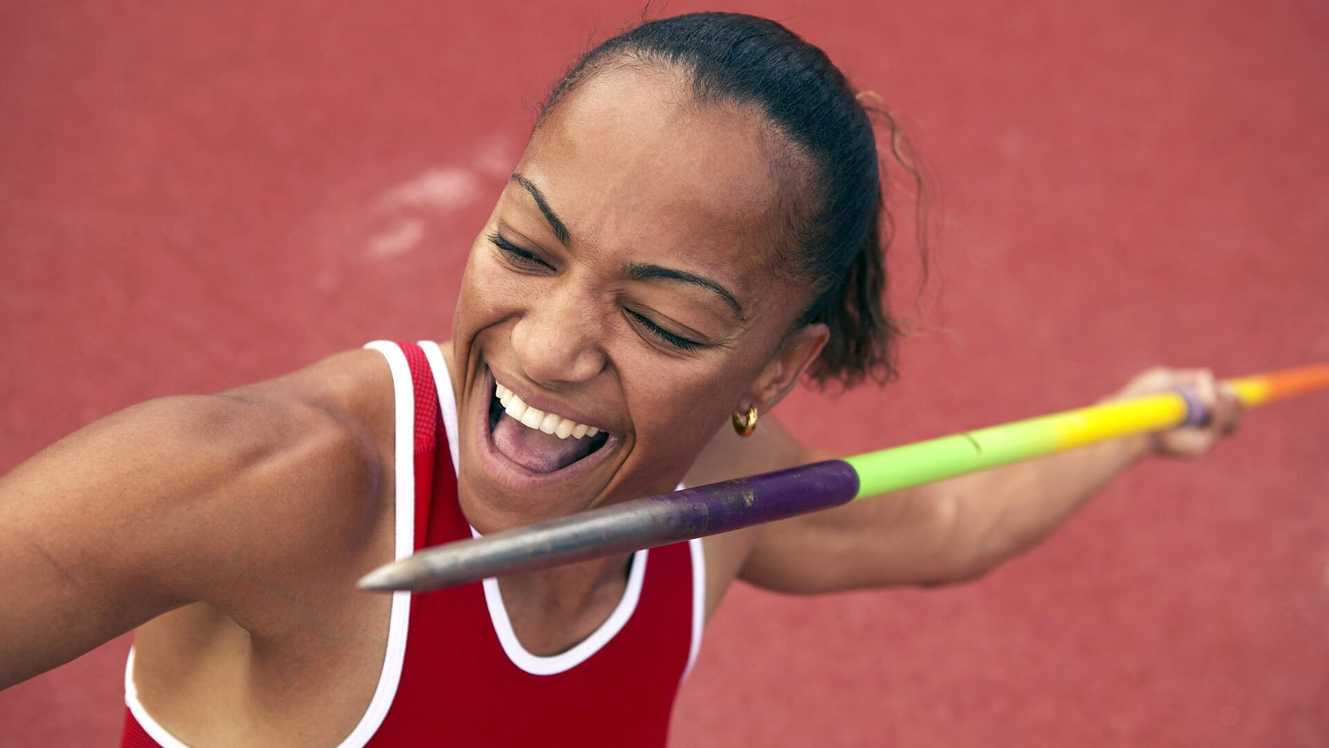 奥斯马尔·奥尔韦拉表现稳健勇夺好成绩，奥维马斯马尔蒂尼